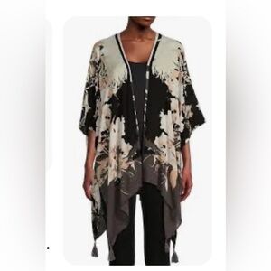 Vince Camuto floral printed kimono cardigan Topper wrap/ coverup/ scarf